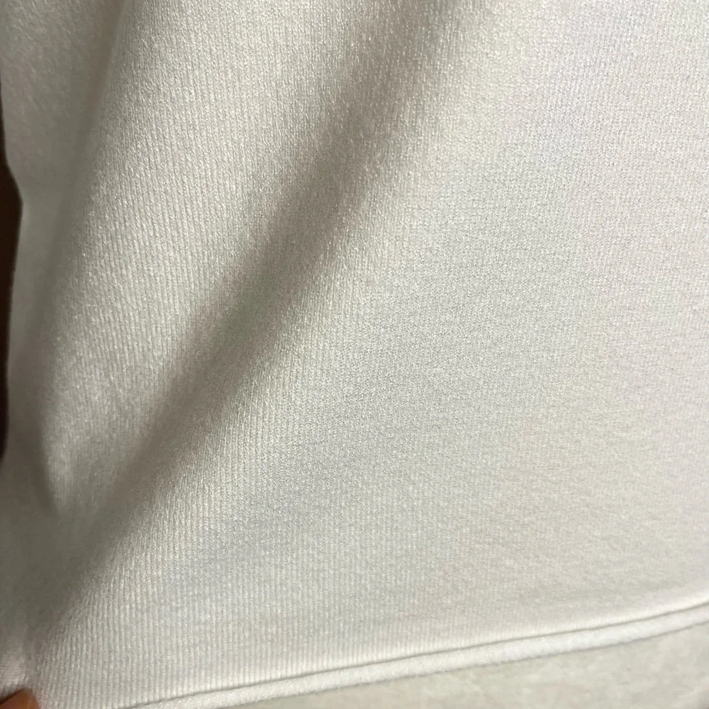 Milano Ultra Soft Lightweight 3/4 Sleeve V-Neck Sweater (white) - XS